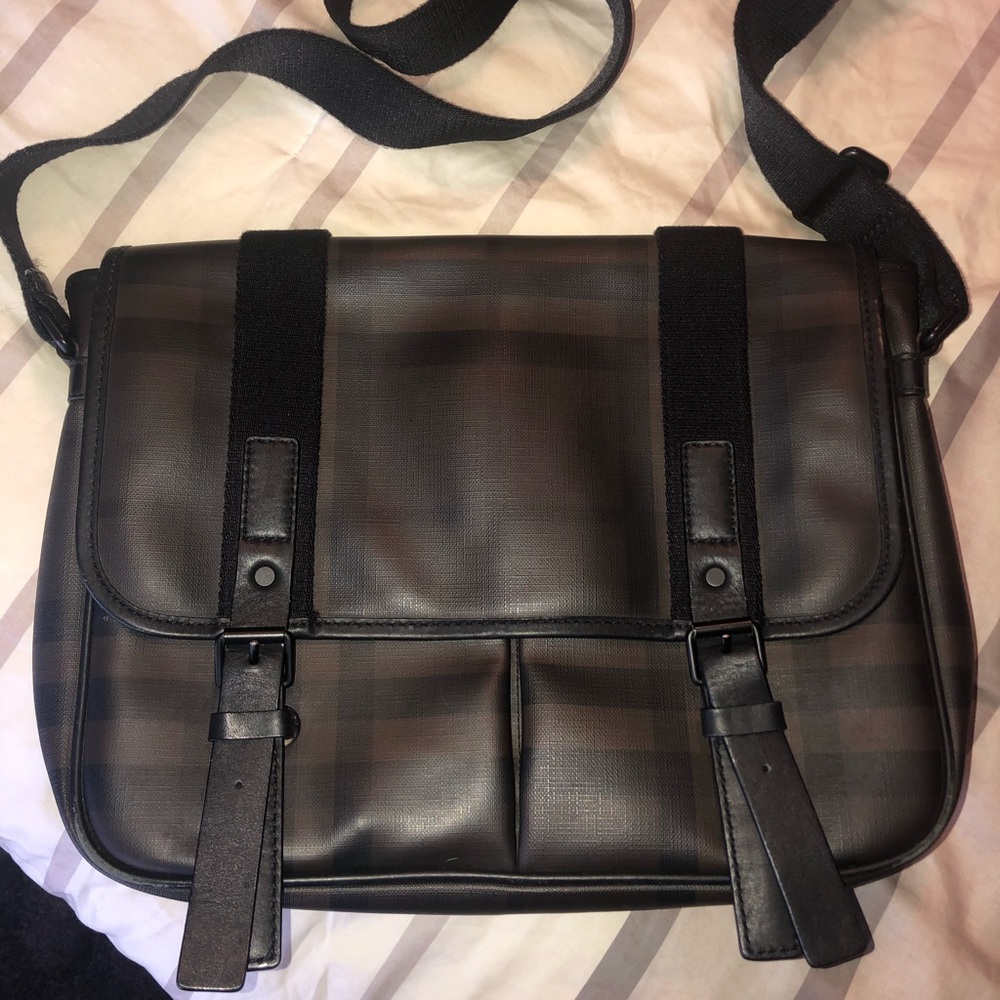 Burberry Messanger Bag